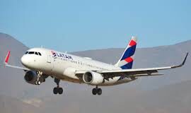 Pesadilla en un vuelo desviado a Mendoza: la contó un científico alemán